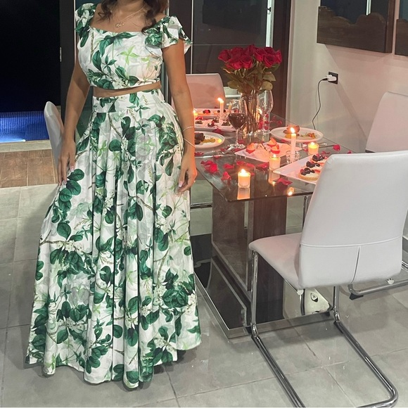 set of skirt and top - Picture 3 of 3